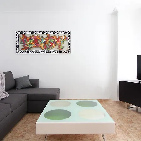 Global Properties, Frente A La Nau En Apartment