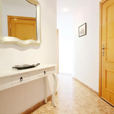 Apartment Global Properties, Frente A La Nau En *