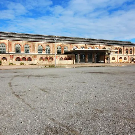 Global Properties, Frente A La Nau En Puerto de Sagunto
