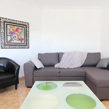 Global Properties, Frente A La Nau En * Puerto de Sagunto