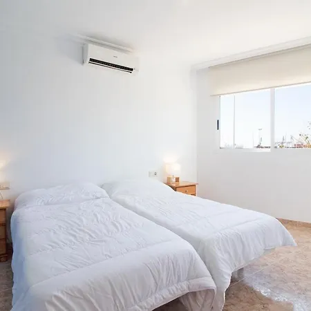 Global Properties, Frente A La Nau En Apartment